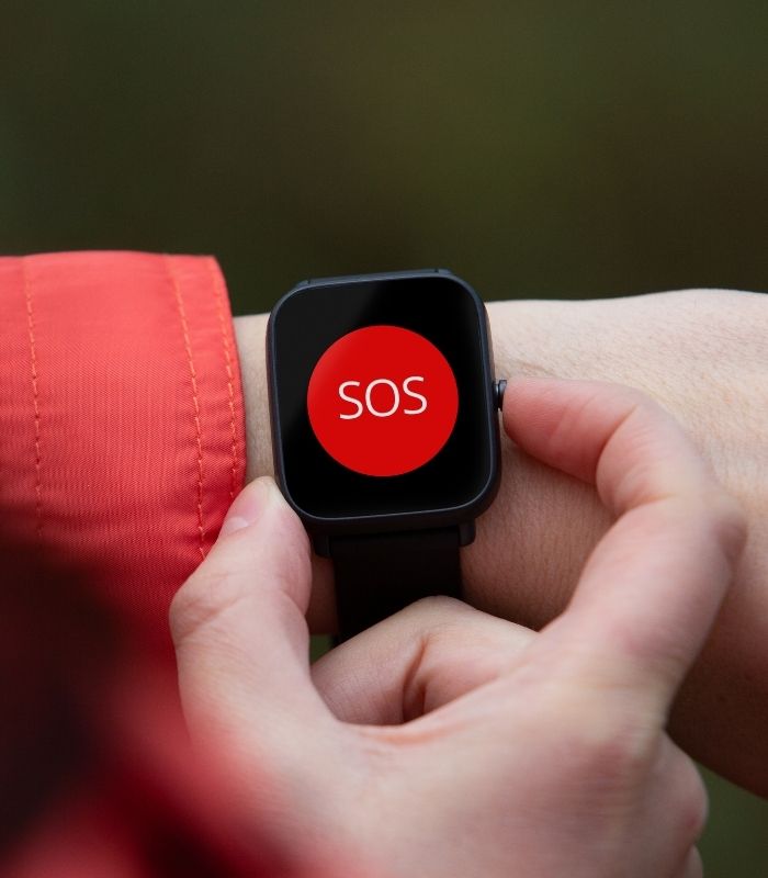 How to use SOS emergency features on smartwatch [iPhone & Android]