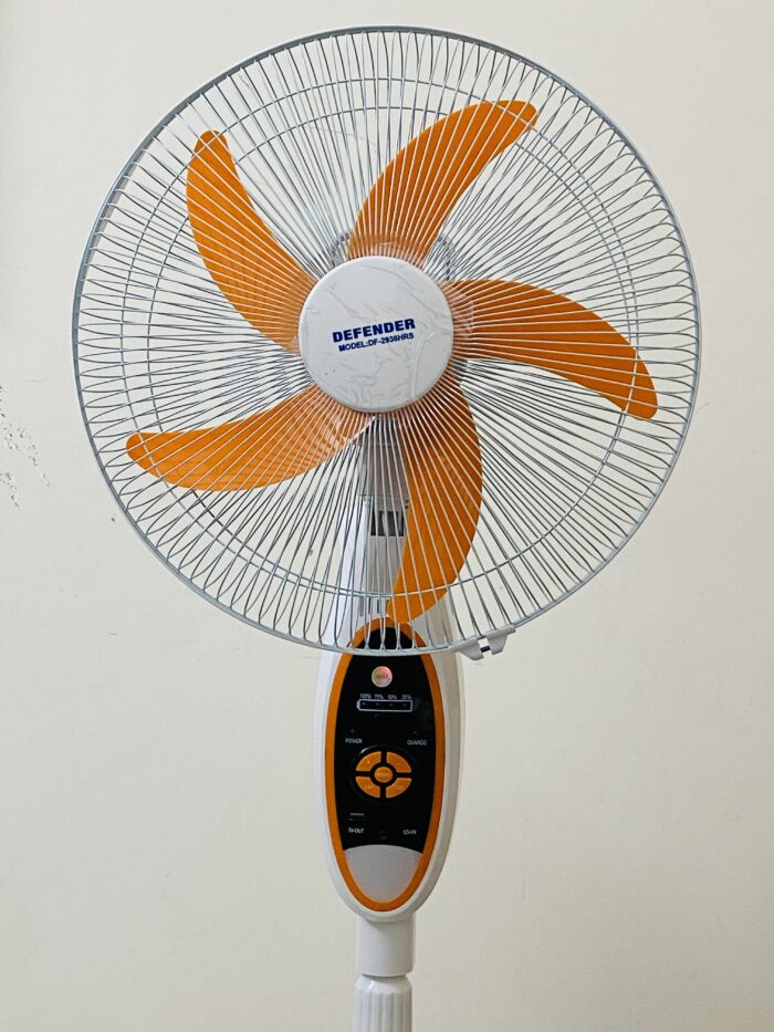Defender 2936HRS 16″ AC-DC Rechargeable Full Stand fan with Remote
